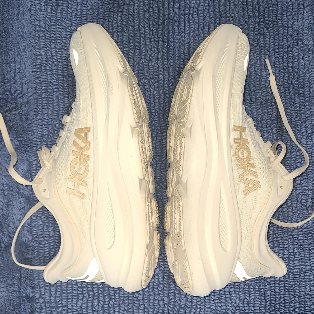 Hoka Women’s Cream/White Cushioned Running Shoes, 8 B8 - Picture 11 of 12